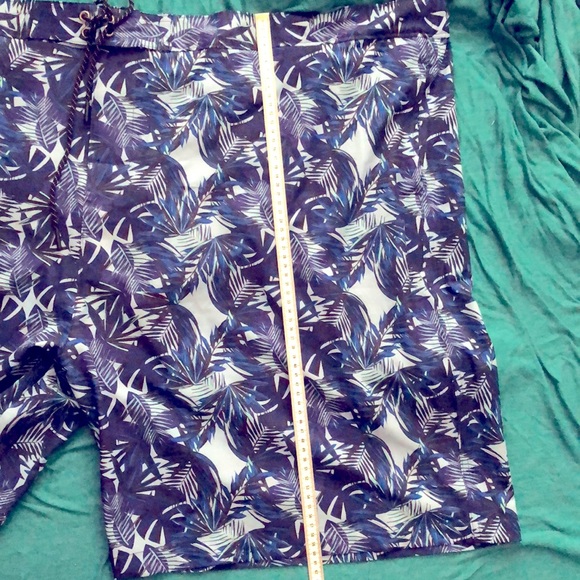 Mens Swim Trunks! Never worn!! - Picture 8 of 10